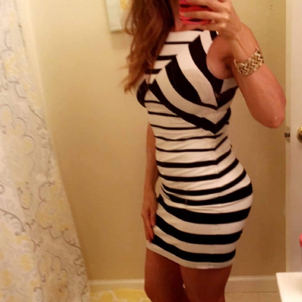 BEBE DRESS XS